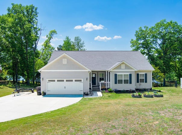 102 Indian Ridge Point, Laurens, SC 29360