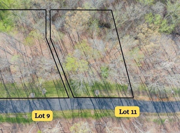 Red Barn Ln, Wirtz, VA 24184