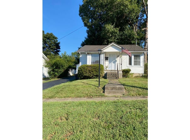 1005 E Broad ST, Central City, KY 42330