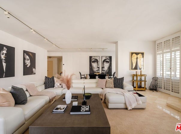 121 S Palm Dr, Beverly Hills, CA 90212