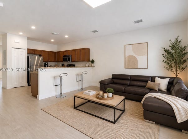 8845 W 35th Ave, Hialeah, FL 33018