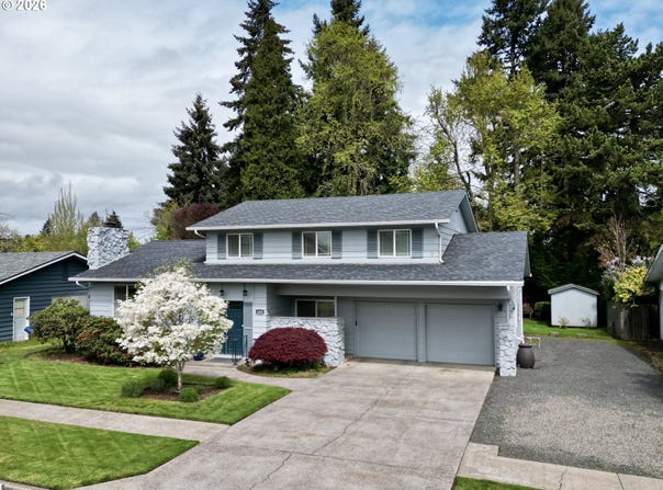 445 STERLING Dr, Eugene, OR 97404