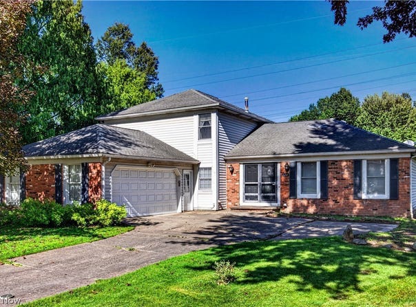8307 Old Post Road, Olmsted Falls, OH 44138