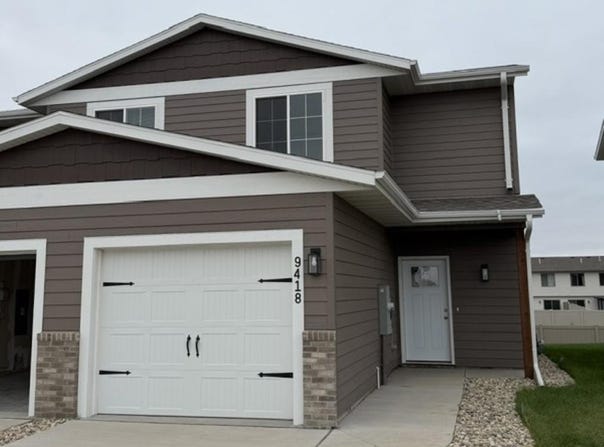 9418 W Tunis Dr, Sioux Falls, SD 57106