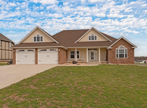 1485 Knightsbridge Road, Marshfield, MO 65706