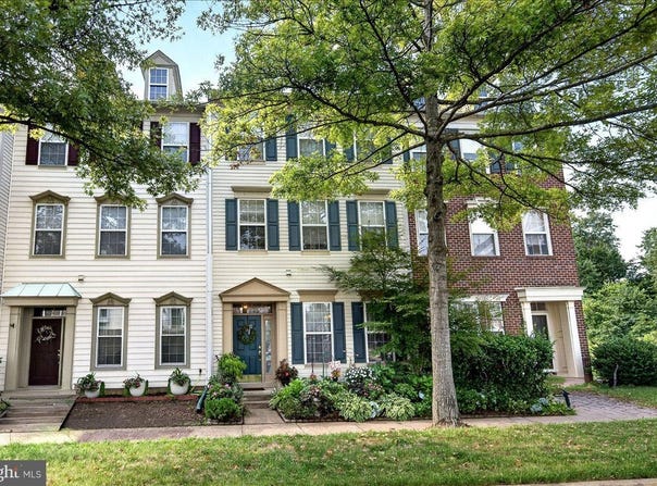 26129 NIMBLETON Square, CHANTILLY, VA 20152