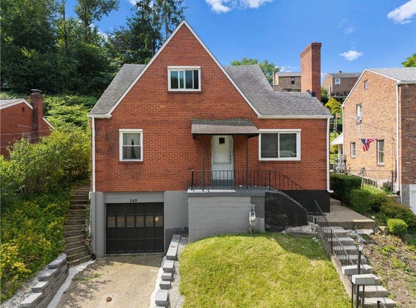 349 Maytide Street, Carrick, PA 15227
