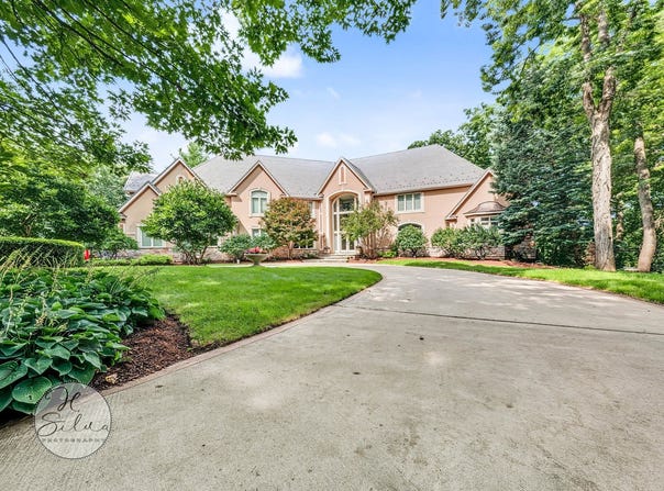 11022 Ayrshire Court, Woodstock, IL 60098