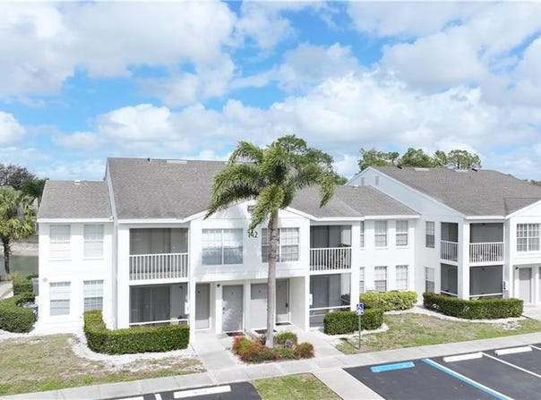 142 Santa Clara Dr, NAPLES, FL 34104