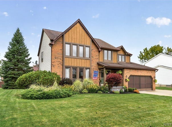 71 Pheasant Run Lane, Lancaster, NY 14086