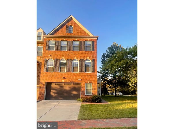 15601 SWANSCOMBE Loop, UPPER MARLBORO, MD 20774