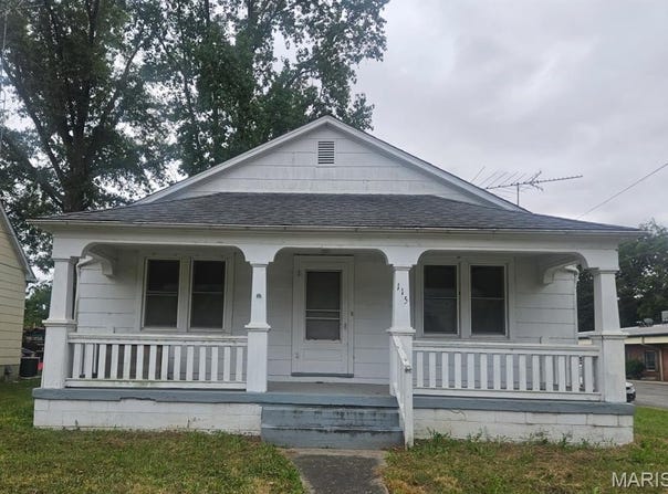 115 W Mascourtah, Okawville, IL 62271