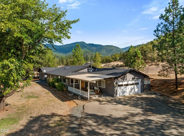 451 Buysman Way, Grants Pass, OR 97526