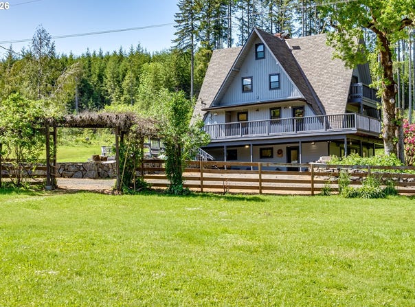 23681 SUTTLE Rd, Veneta, OR 97487