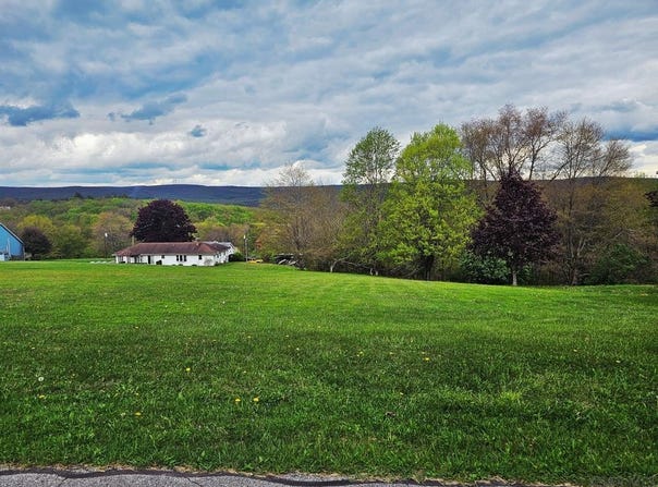 White Star Way, Jennerstown, PA 15547