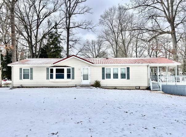 5482 Circle Drive, Reading, MI 49274