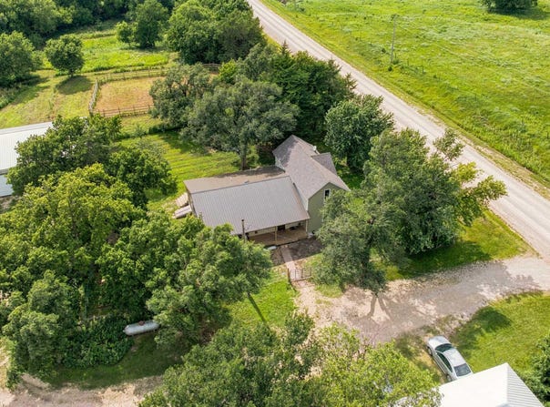 1982 3400 Avenue, Chapman, KS 67431