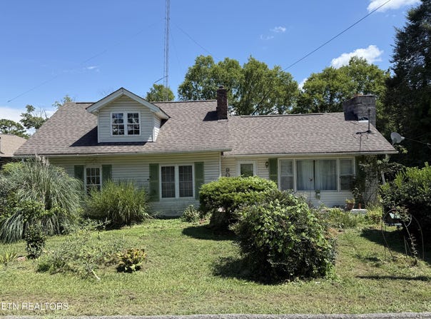 907 High St, Clinton, TN 37716