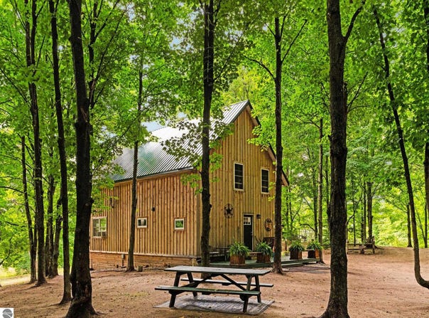 2216 W 16 Road, Mesick, MI 49668