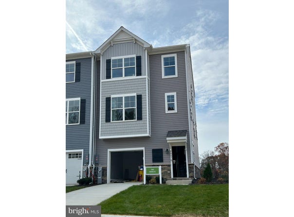 350 AQUA Square, EDGEWOOD, MD 21040