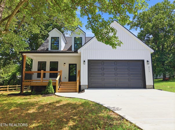 211 Shipe Rd, Powell, TN 37849
