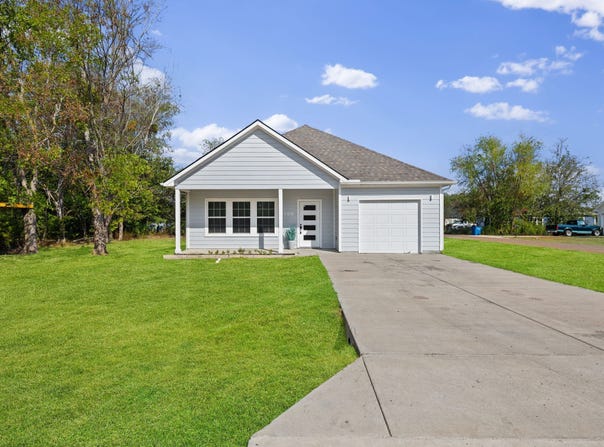 100 Browning Circle, Gun Barrel City, TX 75156
