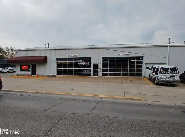 1214 A Avenue W, Oskaloosa, IA 52577