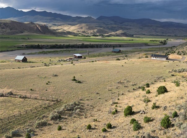 218 E River Road, Emigrant, MT 59027