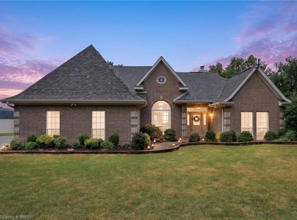 23365 Branson RD, Poteau, OK 74953