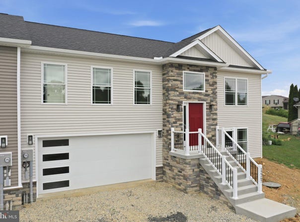 12267 POLKTOWN ROAD, WAYNESBORO, PA 17268