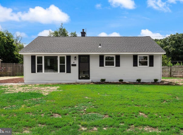 6 HOLLY Drive, WEST BERLIN, NJ 08091