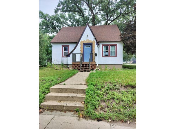 1002 10th Avenue N, Saint Cloud, MN 56303