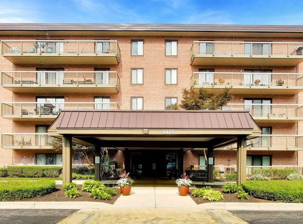 6443 Clarendon Hills Road, Willowbrook, IL 60527