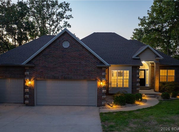 352 Duckhead Road, Lake Ozark, MO 65049