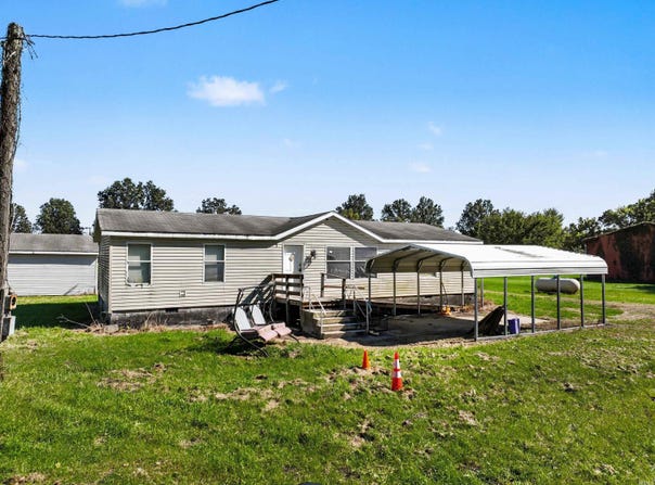 51174 County Road 15, Elkhart, IN 46514-8573