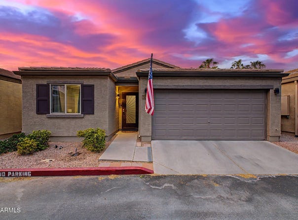 2565 E SOUTHERN Avenue, Mesa, AZ 85204