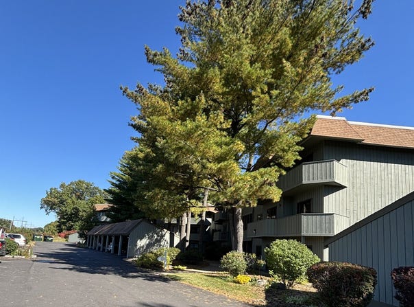 19 Hickory Hill, Southington, CT 06489