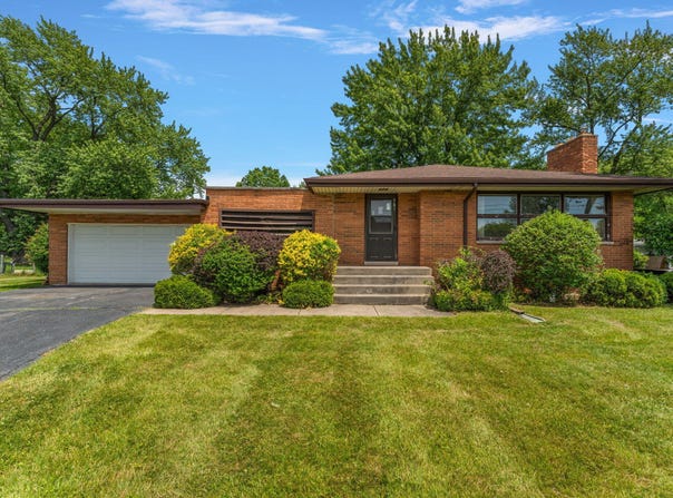 701 Pearson Road, Porter, IN 46304
