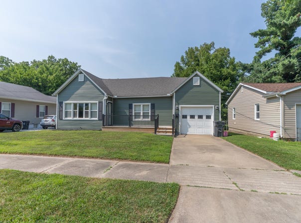 1119 High St, Moberly, MO 65270