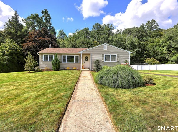 133 Algin Drive, Middlebury, CT 06762