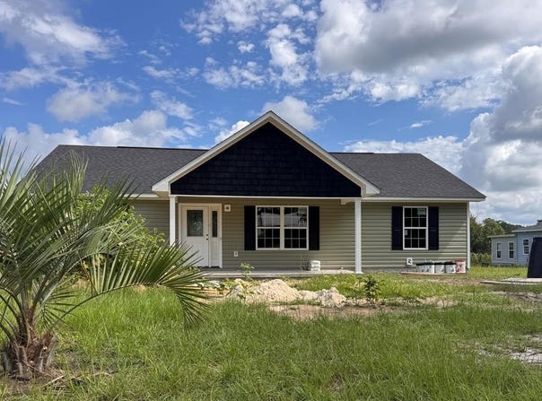 305 Arnold Rd, Douglas, GA 31535
