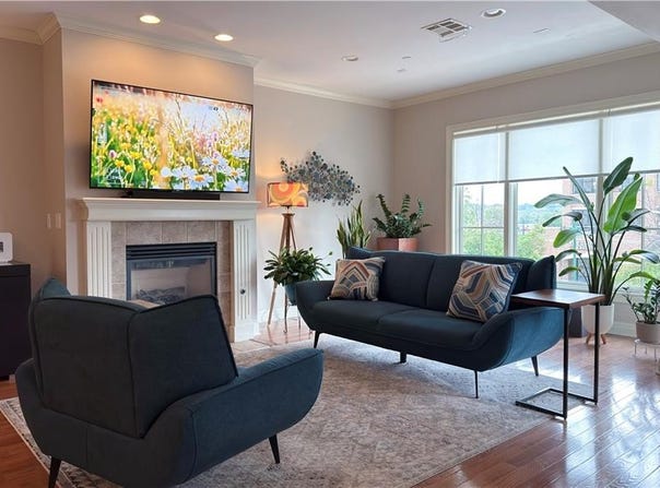 10511 Mission Road, Leawood, KS 66206