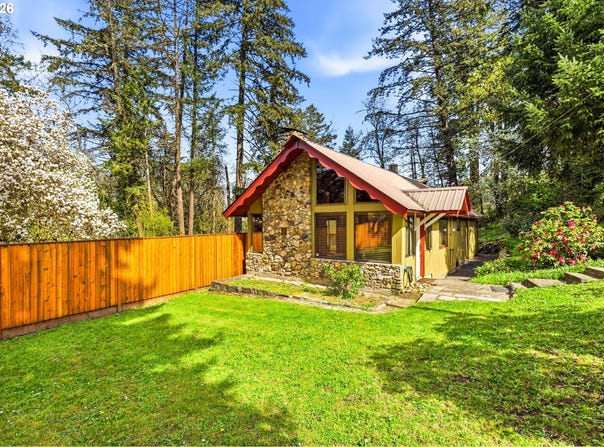 940 OAK Ter, SweetHome, OR 97386