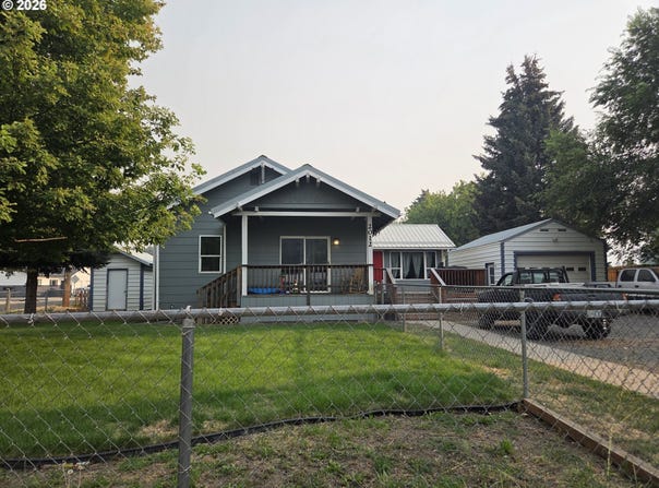 2012 COVE Ave, LaGrande, OR 97850