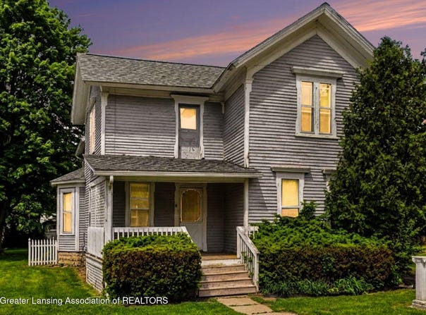 327 E Middle Street, Williamston, MI 48895