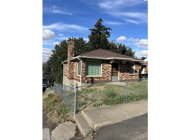311 E Fairview St., Colfax, WA 99111