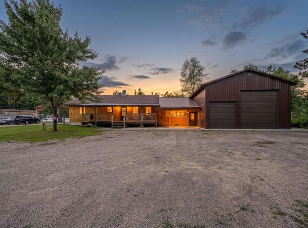 N8563 BLUEBIRD Lane, CRIVITZ, WI 54114-8811