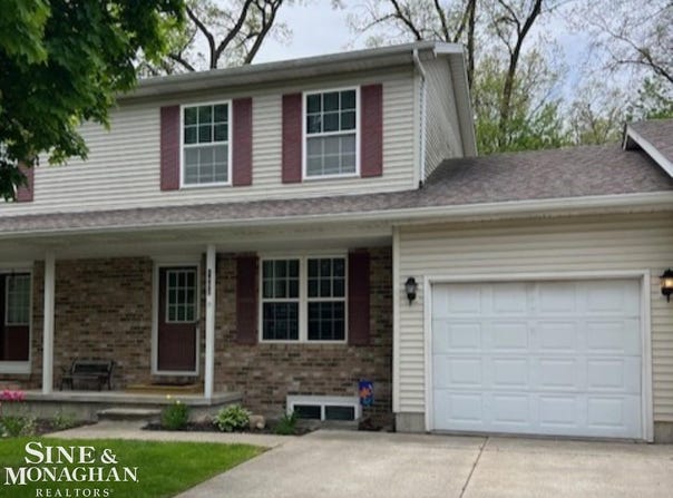 1452 Whispering Woods Avenue, Marysville, MI 48040