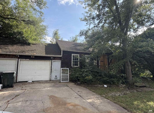 921 E 21st Street, Lawrence, KS 66046