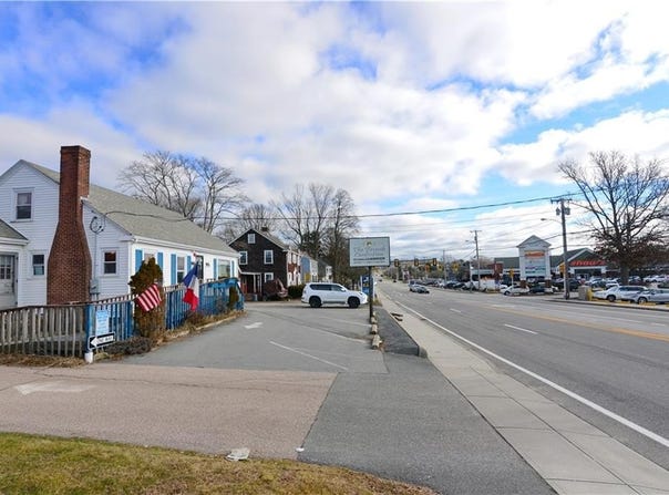 72 E Main Road, Middletown, RI 02842